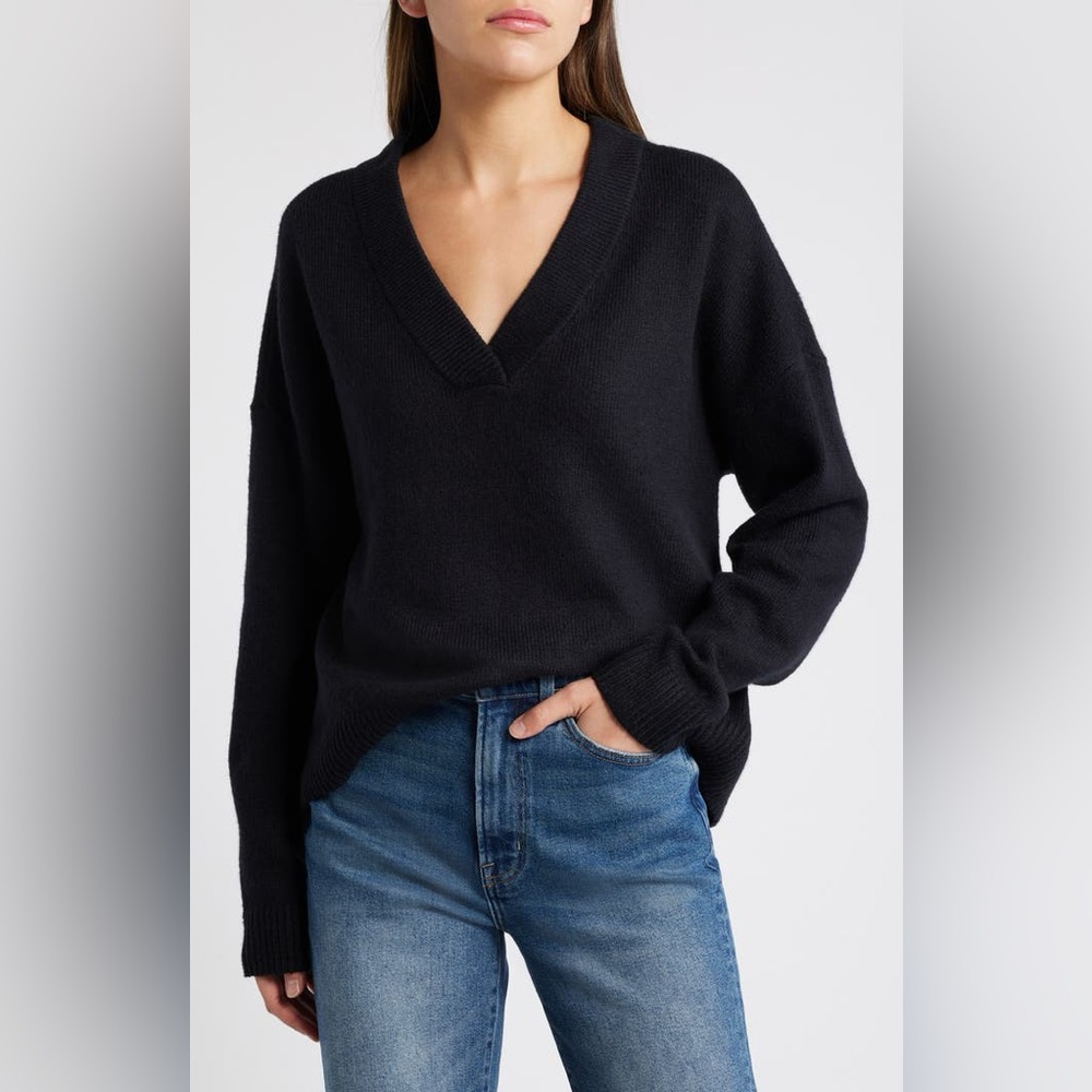 S40 Treasure & Bond Black V-Neck Sweater